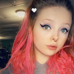 Meet your Posher, Caitlyn